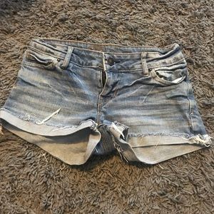 Distressed jean shorts !